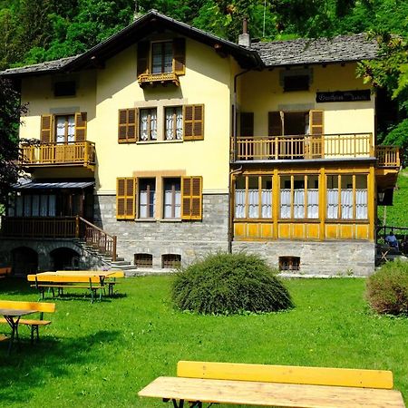 Hotel Villa Tedaldi Gressoney-Saint-Jean Exteriör bild