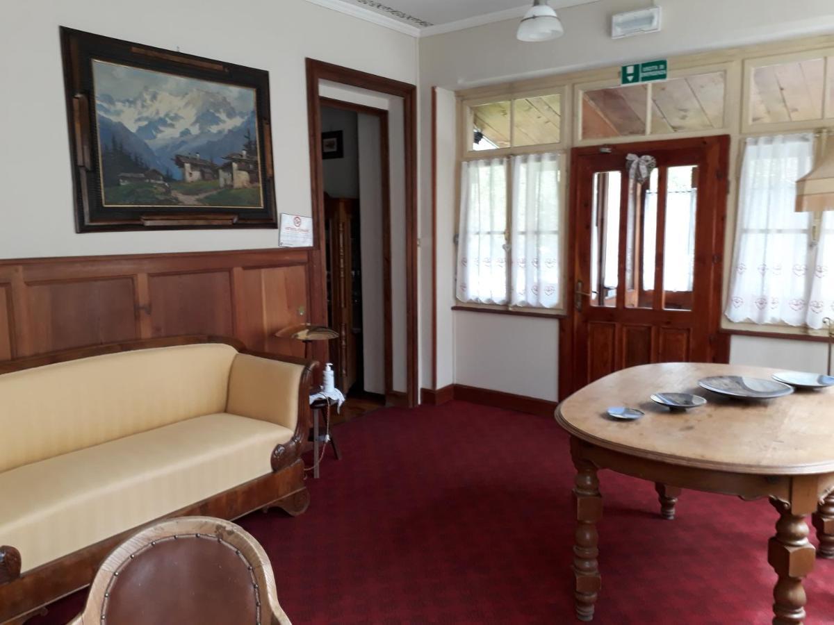 Hotel Villa Tedaldi Gressoney-Saint-Jean Exteriör bild