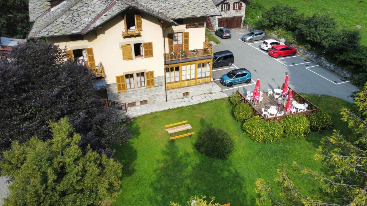 Hotel Villa Tedaldi Gressoney-Saint-Jean Exteriör bild