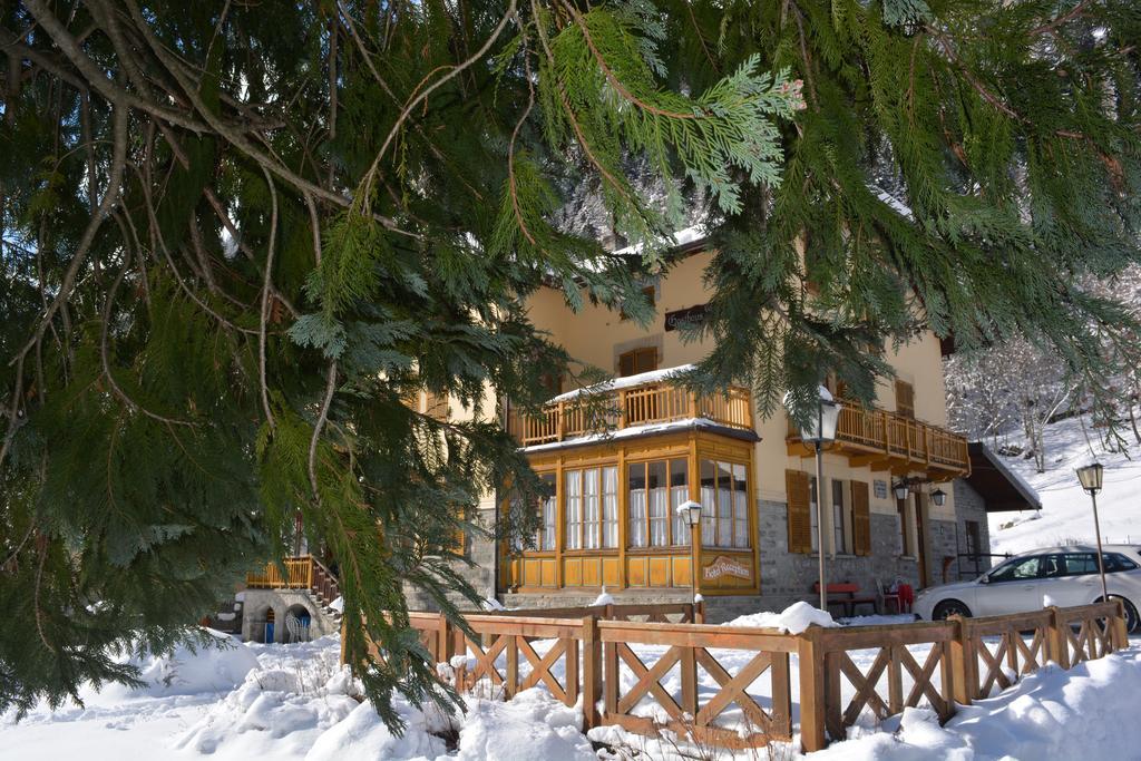 Hotel Villa Tedaldi Gressoney-Saint-Jean Exteriör bild