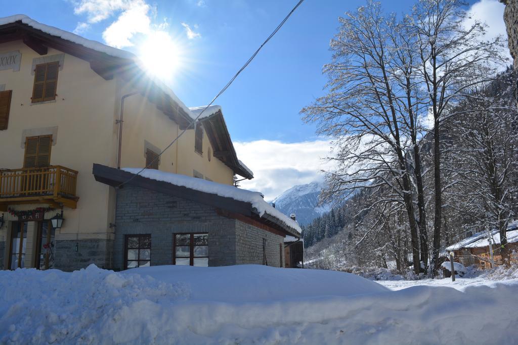 Hotel Villa Tedaldi Gressoney-Saint-Jean Exteriör bild