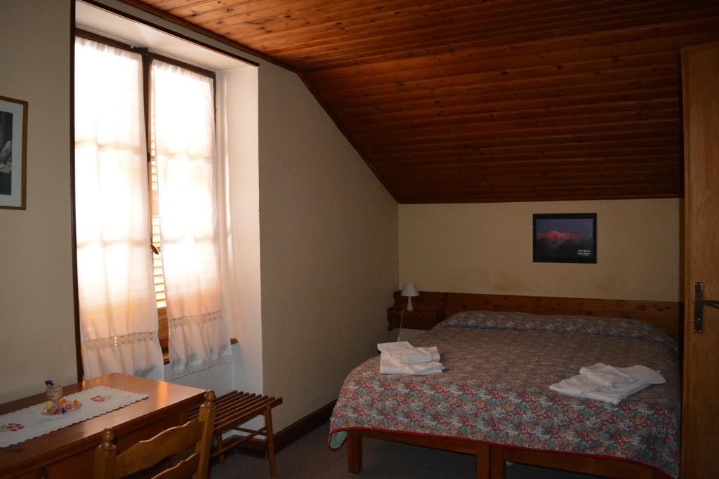 Hotel Villa Tedaldi Gressoney-Saint-Jean Exteriör bild