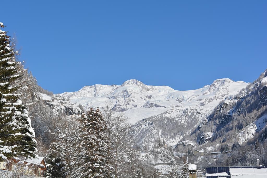 Hotel Villa Tedaldi Gressoney-Saint-Jean Exteriör bild